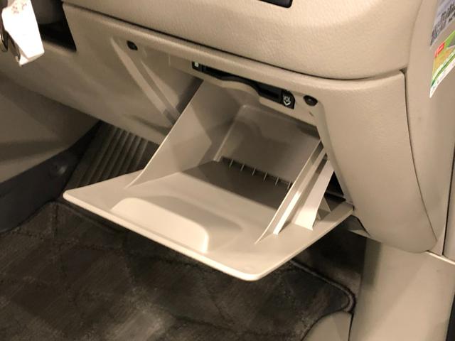 ノアＸ　車検整備付／走行距離８０４６７キロ／ＴＶレスナビ１年保証距離無制限　走行距離８０４６７キロ　車検整備付　ＴＶレスナビ　純正カーペットマット　助手席エアバッグ　ドリンクホルダー　オートエアコン（埼玉県）の中古車