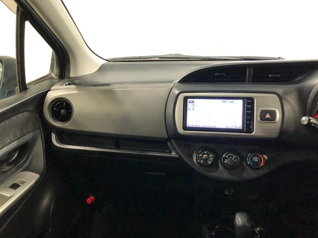 ヴィッツＦ　車検整備付／走行距離４３０９４キロ／ワンセグナビ／マット１年保証距離無制限　走行距離４３０９４キロ　ワンセグナビ　ブルートゥース　ドラレコ　純正カーペットマット　助手席エアバッグ　ＬＥＤヘッドランプ　アイドリングストップ（埼玉県）の中古車