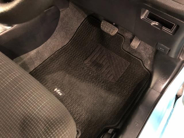 ヴィッツＦ　車検整備付／走行距離４３０９４キロ／ワンセグナビ／マット１年保証距離無制限　走行距離４３０９４キロ　ワンセグナビ　ブルートゥース　ドラレコ　純正カーペットマット　助手席エアバッグ　ＬＥＤヘッドランプ　アイドリングストップ（埼玉県）の中古車