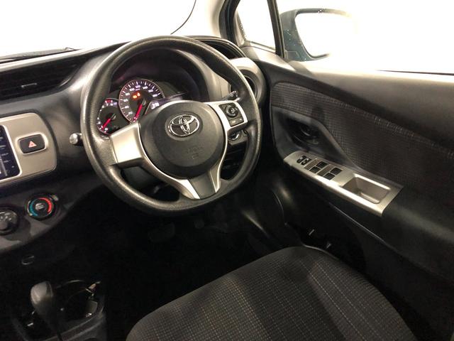 ヴィッツＦ　車検整備付／走行距離４３０９４キロ／ワンセグナビ／マット１年保証距離無制限　走行距離４３０９４キロ　ワンセグナビ　ブルートゥース　ドラレコ　純正カーペットマット　助手席エアバッグ　ＬＥＤヘッドランプ　アイドリングストップ（埼玉県）の中古車