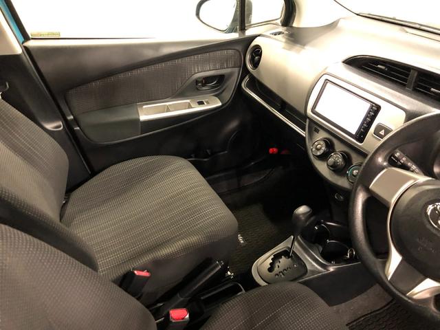 ヴィッツＦ　車検整備付／走行距離４３０９４キロ／ワンセグナビ／マット１年保証距離無制限　走行距離４３０９４キロ　ワンセグナビ　ブルートゥース　ドラレコ　純正カーペットマット　助手席エアバッグ　ＬＥＤヘッドランプ　アイドリングストップ（埼玉県）の中古車