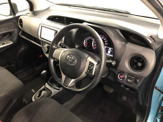 ヴィッツＦ　車検整備付／走行距離４３０９４キロ／ワンセグナビ／マット１年保証距離無制限　走行距離４３０９４キロ　ワンセグナビ　ブルートゥース　ドラレコ　純正カーペットマット　助手席エアバッグ　ＬＥＤヘッドランプ　アイドリングストップ（埼玉県）の中古車