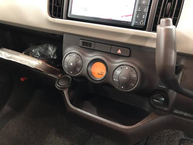 パッソプラスハナ　雹害／走行距離６７０７７キロ／ワンセグナビ１年保証距離無制限　走行距離６７０７７キロ　ワンセグナビ　バックカメラ　ブルートゥース　純正カーペットマット　助手席エアバッグ　オートエアコン（埼玉県）の中古車
