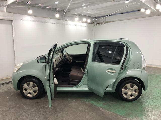 パッソプラスハナ　雹害／走行距離６７０７７キロ／ワンセグナビ１年保証距離無制限　走行距離６７０７７キロ　ワンセグナビ　バックカメラ　ブルートゥース　純正カーペットマット　助手席エアバッグ　オートエアコン（埼玉県）の中古車