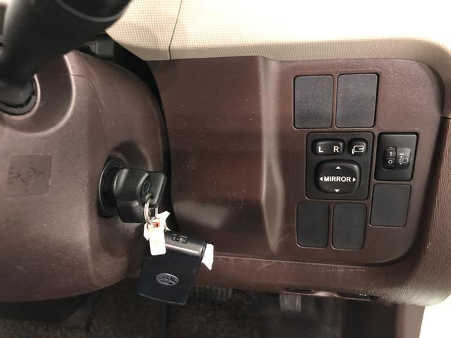 パッソプラスハナ　雹害／走行距離６７０７７キロ／ワンセグナビ１年保証距離無制限　走行距離６７０７７キロ　ワンセグナビ　バックカメラ　ブルートゥース　純正カーペットマット　助手席エアバッグ　オートエアコン（埼玉県）の中古車