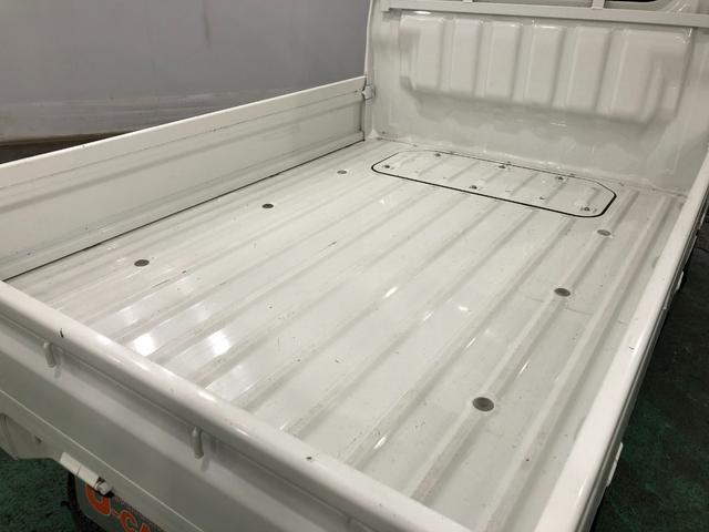 ハイゼットトラックスタンダード　車検整備付／ＭＴ車／走行距離１６１１３キロ１年保証距離無制限　走行距離１６１１３キロ　車検整備付　ＭＴ５速　ＦＭＡＭラジオ　純正フロアマット　助手席エアバッグ　マニュアルエアコン（埼玉県）の中古車