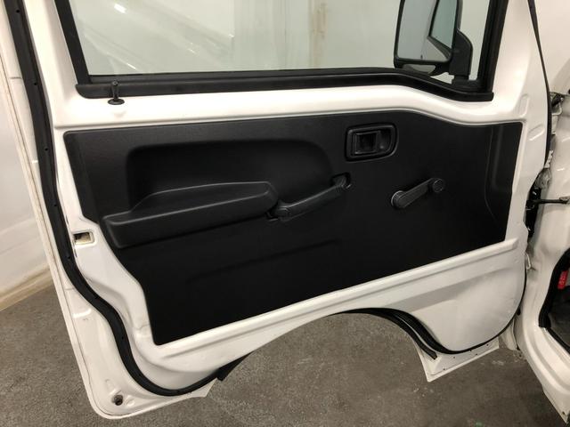 ハイゼットトラックスタンダード　車検整備付／ＭＴ車／走行距離１６１１３キロ１年保証距離無制限　走行距離１６１１３キロ　車検整備付　ＭＴ５速　ＦＭＡＭラジオ　純正フロアマット　助手席エアバッグ　マニュアルエアコン（埼玉県）の中古車