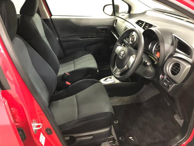 ヴィッツＦ　スマイルエディション　車検整備付／走行距離７６９６１キロ１年保証距離無制限　走行距離７６９６１キロ　車検整備付　純正カーペットマット　助手席エアバッグ　オートライト　オートエアコン　電動格納式ドアミラー（埼玉県）の中古車