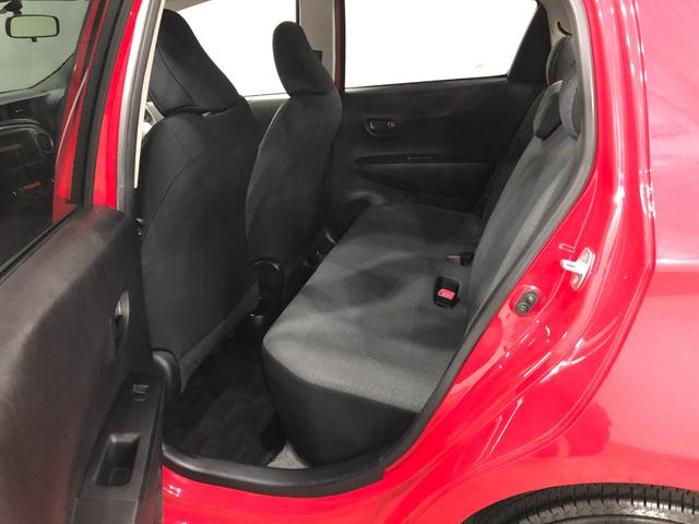 ヴィッツＦ　スマイルエディション　車検整備付／走行距離７６９６１キロ１年保証距離無制限　走行距離７６９６１キロ　車検整備付　純正カーペットマット　助手席エアバッグ　オートライト　オートエアコン　電動格納式ドアミラー（埼玉県）の中古車