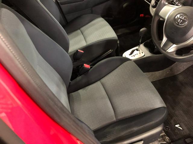 ヴィッツＦ　スマイルエディション　車検整備付／走行距離７６９６１キロ１年保証距離無制限　走行距離７６９６１キロ　車検整備付　純正カーペットマット　助手席エアバッグ　オートライト　オートエアコン　電動格納式ドアミラー（埼玉県）の中古車