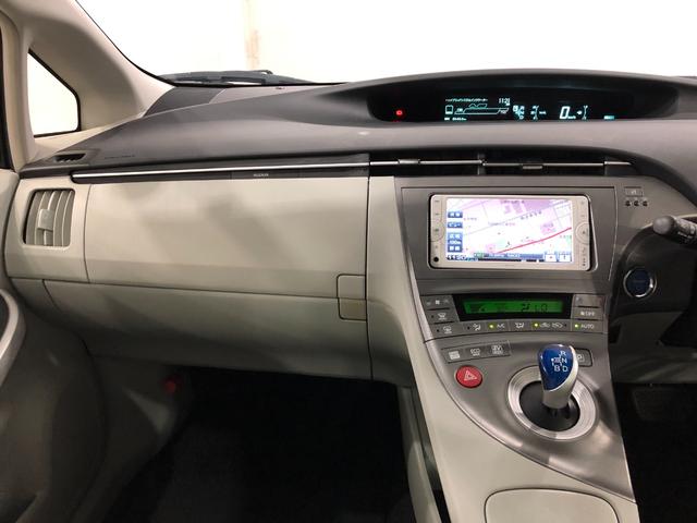 プリウスＳ　走行距離８６４６６キロ／ナビ／バックカメラ一年保証・走行距離無制限　走行距離８６４６６キロ　ワンセグナビ　ブルートゥース　バックカメラ　サイドエアバック　オートライト　ＨＩＤヘッドライト（埼玉県）の中古車