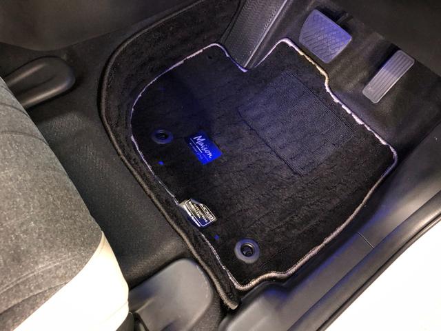 フィットｅ：ＨＥＶホーム　２０周年特別仕様車　メゾン　車検整備付１年保証距離無制限　走行距離１８４６３キロ　ＴＶレスナビ　バックカメラ　ブルートゥース　純正マット　サイドエアバッグ　クリアランスソナー　ＬＥＤヘッドランプ　シートヒーター　電動パーキングブレーキ（埼玉県）の中古車