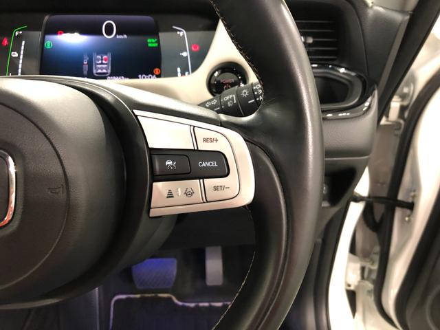 フィットｅ：ＨＥＶホーム　２０周年特別仕様車　メゾン　車検整備付１年保証距離無制限　走行距離１８４６３キロ　ＴＶレスナビ　バックカメラ　ブルートゥース　純正マット　サイドエアバッグ　クリアランスソナー　ＬＥＤヘッドランプ　シートヒーター　電動パーキングブレーキ（埼玉県）の中古車