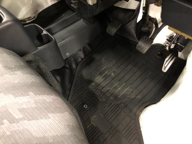 スクラムトラックＫＣスペシャル　車検整備付　５ＭＴ　ＡＭ・ＦＭラジオ一年保証・走行距離無制限　走行距離８３３９４キロ　助手席エアバック　純正カーペットマット　ＡＭ・ＦＭラジオ　マニュアル車　車検整備付（東京都）の中古車