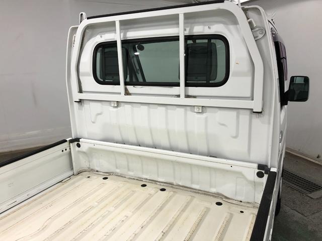 スクラムトラックＫＣスペシャル　車検整備付　５ＭＴ　ＡＭ・ＦＭラジオ一年保証・走行距離無制限　走行距離８３３９４キロ　助手席エアバック　純正カーペットマット　ＡＭ・ＦＭラジオ　マニュアル車　車検整備付（東京都）の中古車