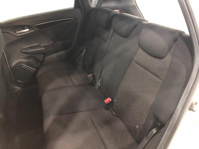 フィットＲＳ　ＣＶＴ　フルノーマル　ナビ　バックカメラ　車検２年付禁煙車　１年保証・走行距離無制限　走行距離３２２７０キロ　ホンダ純正ナビ　ワンセグＴＶ　ＤＶＤ　ＢＴオーディオ　バックカメラ　ＥＴＣ　オートライト　純正アルミホイール　純正フロアマット（埼玉県）の中古車
