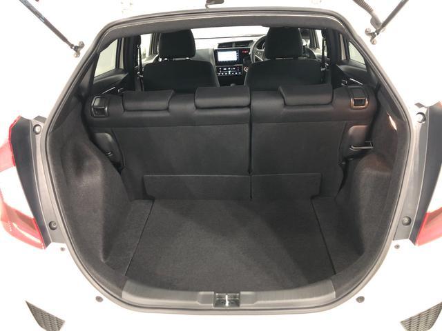 フィットＲＳ　ＣＶＴ　フルノーマル　ナビ　バックカメラ　車検２年付禁煙車　１年保証・走行距離無制限　走行距離３２２７０キロ　ホンダ純正ナビ　ワンセグＴＶ　ＤＶＤ　ＢＴオーディオ　バックカメラ　ＥＴＣ　オートライト　純正アルミホイール　純正フロアマット（埼玉県）の中古車