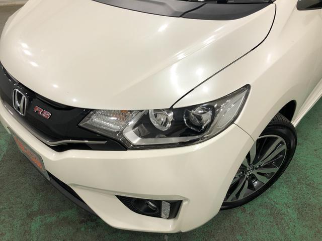 フィットＲＳ　ＣＶＴ　フルノーマル　ナビ　バックカメラ　車検２年付禁煙車　１年保証・走行距離無制限　走行距離３２２７０キロ　ホンダ純正ナビ　ワンセグＴＶ　ＤＶＤ　ＢＴオーディオ　バックカメラ　ＥＴＣ　オートライト　純正アルミホイール　純正フロアマット（埼玉県）の中古車