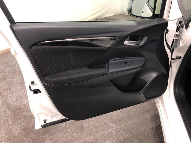 フィットＲＳ　ＣＶＴ　フルノーマル　ナビ　バックカメラ　車検２年付禁煙車　１年保証・走行距離無制限　走行距離３２２７０キロ　ホンダ純正ナビ　ワンセグＴＶ　ＤＶＤ　ＢＴオーディオ　バックカメラ　ＥＴＣ　オートライト　純正アルミホイール　純正フロアマット（埼玉県）の中古車