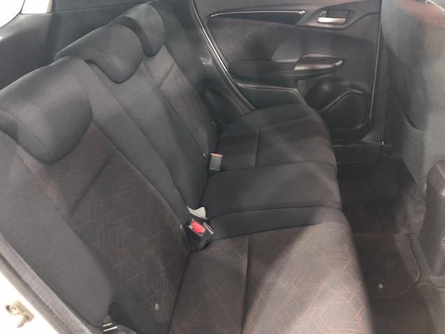 フィットＲＳ　ＣＶＴ　フルノーマル　ナビ　バックカメラ　車検２年付禁煙車　１年保証・走行距離無制限　走行距離３２２７０キロ　ホンダ純正ナビ　ワンセグＴＶ　ＤＶＤ　ＢＴオーディオ　バックカメラ　ＥＴＣ　オートライト　純正アルミホイール　純正フロアマット（埼玉県）の中古車
