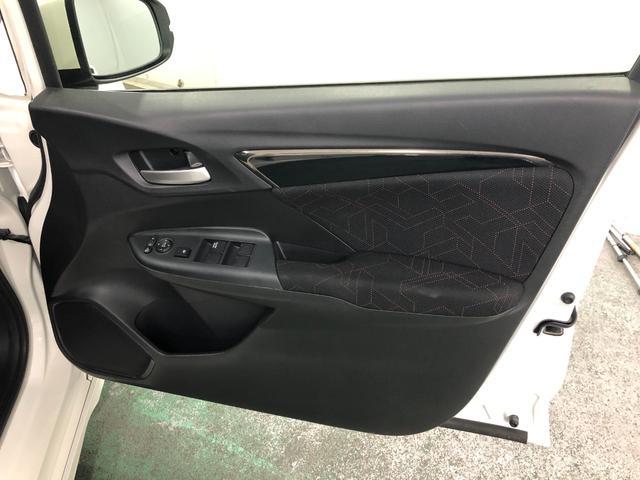 フィットＲＳ　ＣＶＴ　フルノーマル　ナビ　バックカメラ　車検２年付禁煙車　１年保証・走行距離無制限　走行距離３２２７０キロ　ホンダ純正ナビ　ワンセグＴＶ　ＤＶＤ　ＢＴオーディオ　バックカメラ　ＥＴＣ　オートライト　純正アルミホイール　純正フロアマット（埼玉県）の中古車