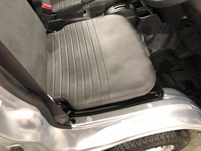 ハイゼットトラックスタンダードＳＡIIIｔ　幌／４ＷＤ／走行距離２０５５キロ１年保証距離無制限　走行距離２０５５キロ　４ＷＤ　ＦＭＡＭラジオ　純正フロアマット　クリアランスソナー　オートライト　ＬＥＤヘッドランプ　キーレスエントリー　スマートアシスト３ｔ（埼玉県）の中古車