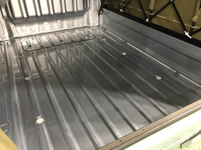 ハイゼットトラックスタンダードＳＡIIIｔ　幌／４ＷＤ／走行距離２０５５キロ１年保証距離無制限　走行距離２０５５キロ　４ＷＤ　ＦＭＡＭラジオ　純正フロアマット　クリアランスソナー　オートライト　ＬＥＤヘッドランプ　キーレスエントリー　スマートアシスト３ｔ（埼玉県）の中古車