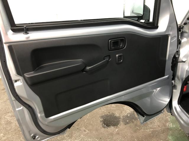 ハイゼットトラックスタンダードＳＡIIIｔ　幌／４ＷＤ／走行距離２０５５キロ１年保証距離無制限　走行距離２０５５キロ　４ＷＤ　ＦＭＡＭラジオ　純正フロアマット　クリアランスソナー　オートライト　ＬＥＤヘッドランプ　キーレスエントリー　スマートアシスト３ｔ（埼玉県）の中古車