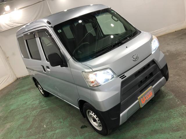 ハイゼットカーゴデラックスＳＡ３　当社下取車　ＦＭＡＭラジオ　スマアシ３ＦＭＡＭラジオ　マット　助手席エアバッグ　オートマチックハイビーム　ＬＥＤヘッドランプ　アイドリングストップ　スマートアシスト３　１年保証距離無制限　走行距離１７１１キロ（東京都）の中古車