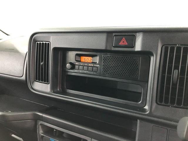 ハイゼットカーゴデラックスＳＡ３　当社下取車　ＦＭＡＭラジオ　スマアシ３ＦＭＡＭラジオ　マット　助手席エアバッグ　オートマチックハイビーム　ＬＥＤヘッドランプ　アイドリングストップ　スマートアシスト３　１年保証距離無制限　走行距離１７１１キロ（東京都）の中古車