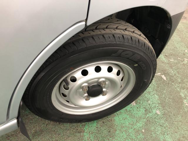 ハイゼットカーゴデラックスＳＡ３　当社下取車　ＦＭＡＭラジオ　スマアシ３ＦＭＡＭラジオ　マット　助手席エアバッグ　オートマチックハイビーム　ＬＥＤヘッドランプ　アイドリングストップ　スマートアシスト３　１年保証距離無制限　走行距離１７１１キロ（東京都）の中古車