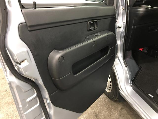 ハイゼットカーゴデラックスＳＡ３　当社下取車　ＦＭＡＭラジオ　スマアシ３ＦＭＡＭラジオ　マット　助手席エアバッグ　オートマチックハイビーム　ＬＥＤヘッドランプ　アイドリングストップ　スマートアシスト３　１年保証距離無制限　走行距離１７１１キロ（東京都）の中古車