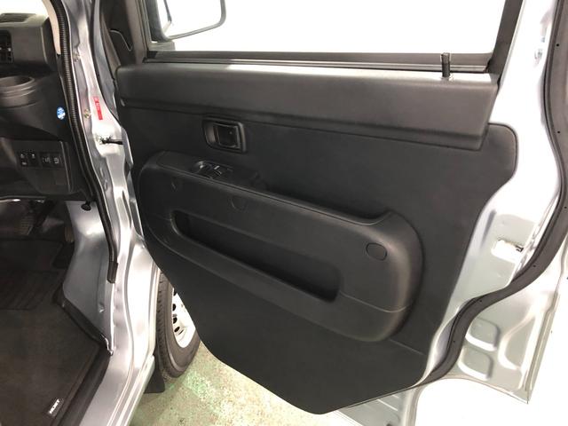 ハイゼットカーゴデラックスＳＡ３　当社下取車　ＦＭＡＭラジオ　スマアシ３ＦＭＡＭラジオ　マット　助手席エアバッグ　オートマチックハイビーム　ＬＥＤヘッドランプ　アイドリングストップ　スマートアシスト３　１年保証距離無制限　走行距離１７１１キロ（東京都）の中古車