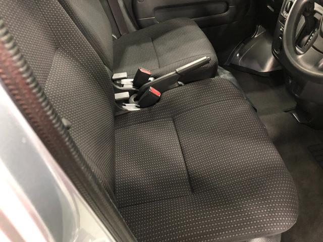 ハイゼットカーゴデラックスＳＡ３　当社下取車　ＦＭＡＭラジオ　スマアシ３ＦＭＡＭラジオ　マット　助手席エアバッグ　オートマチックハイビーム　ＬＥＤヘッドランプ　アイドリングストップ　スマートアシスト３　１年保証距離無制限　走行距離１７１１キロ（東京都）の中古車