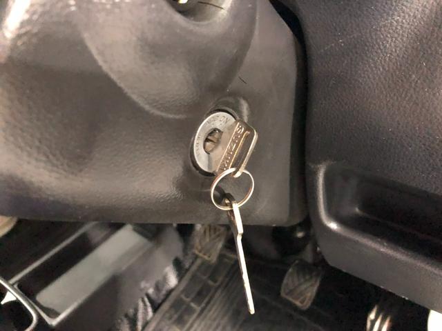キャリイトラックキンタロウダンプ　４ＷＤ／ＭＴ５速／走行距離７２３１４キロ１年保証距離無制限　走行距離７２３１４キロ　４ＷＤ　ＭＴ５速　ＦＭＡＭラジオ　純正フロアマット　助手席エアバッグ　マニュアルエアコン　スペアキー（埼玉県）の中古車