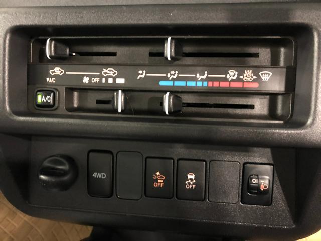 ハイゼットトラックスタンダードＳＡIIIｔ　４ＷＤ／走行２０９７５キロ／マット１年保証距離無制限　走行距離２０９７５キロ　４ＷＤ　ＦＭＡＭラジオ　純正フロアマット　スマートアシスト３ｔ　マニュアルエアコン　スペアキー（埼玉県）の中古車