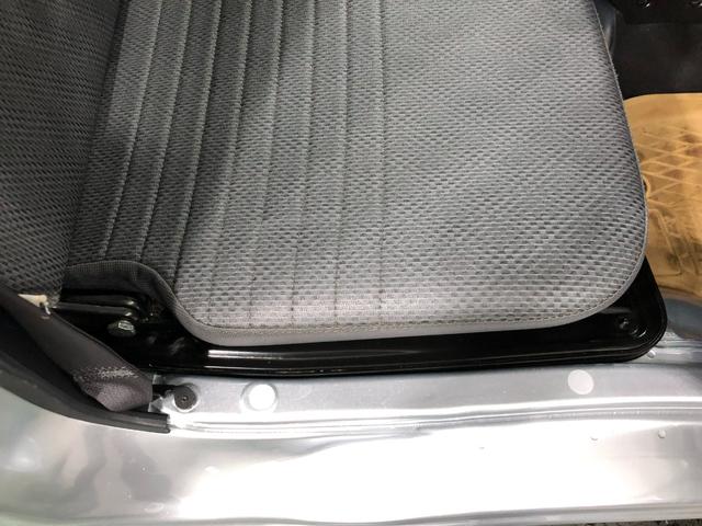 ハイゼットトラックスタンダードＳＡIIIｔ　４ＷＤ／走行２０９７５キロ／マット１年保証距離無制限　走行距離２０９７５キロ　４ＷＤ　ＦＭＡＭラジオ　純正フロアマット　スマートアシスト３ｔ　マニュアルエアコン　スペアキー（埼玉県）の中古車