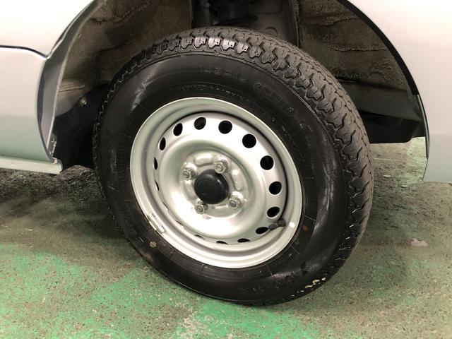 ハイゼットトラックスタンダードＳＡIIIｔ　４ＷＤ／走行２０９７５キロ／マット１年保証距離無制限　走行距離２０９７５キロ　４ＷＤ　ＦＭＡＭラジオ　純正フロアマット　スマートアシスト３ｔ　マニュアルエアコン　スペアキー（埼玉県）の中古車