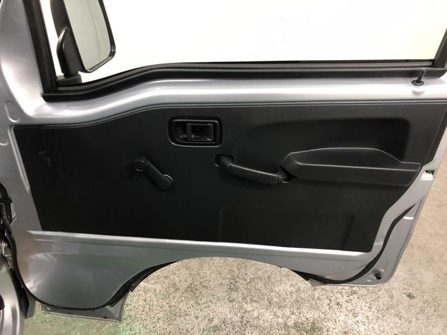 ハイゼットトラックスタンダードＳＡIIIｔ　４ＷＤ／走行２０９７５キロ／マット１年保証距離無制限　走行距離２０９７５キロ　４ＷＤ　ＦＭＡＭラジオ　純正フロアマット　スマートアシスト３ｔ　マニュアルエアコン　スペアキー（埼玉県）の中古車