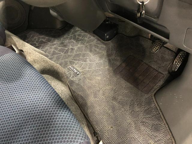 ハイゼットカーゴクルーズ　走行距離１６９８９キロ／ＦＭＡＭラジオ／マット１年保証距離無制限　走行距離１６９８９キロ　ＦＭＡＭラジオ　純正カーペットマット　マニュアルエアコン　電動ウインドウ　両側スライドドア（埼玉県）の中古車