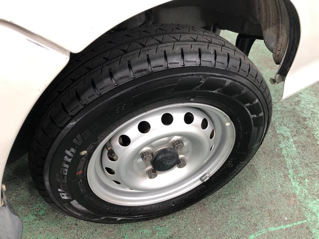 ハイゼットトラックコンパクトテールリフト　４ＷＤ・ＭＴ　１ＤＩＮラジオ一年保証・走行距離無制限　走行距離７５１８０キロ　純正カーペットマット　エアコンパワステ（埼玉県）の中古車