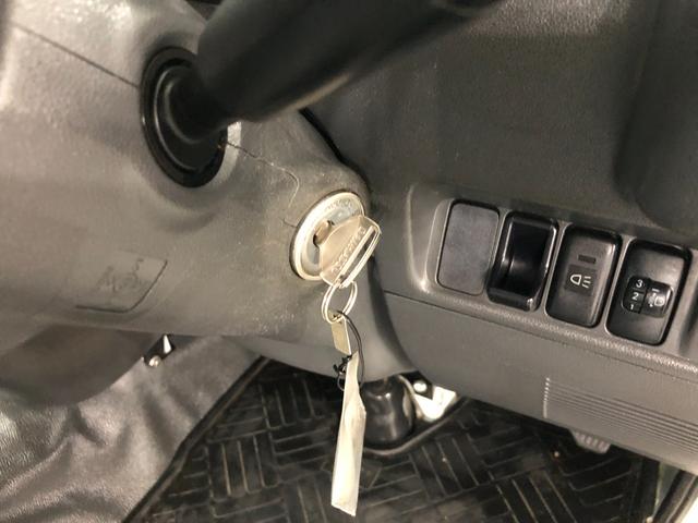 ハイゼットトラックコンパクトテールリフト　４ＷＤ・ＭＴ　１ＤＩＮラジオ一年保証・走行距離無制限　走行距離７５１８０キロ　純正カーペットマット　エアコンパワステ（埼玉県）の中古車