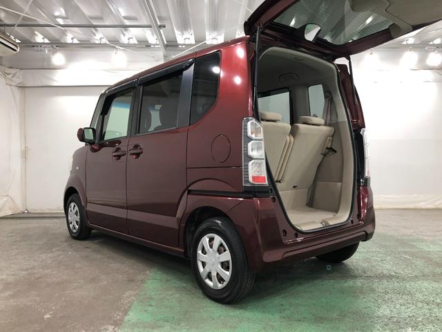 Ｎ−ＢＯＸＧ・Ｌパッケージ　車検整備付／走行距離８７９５７キロ１年保証距離無制限　走行距離８７９５７キロ　車検整備付　純正カーペットマット　助手席エアバッグ　ベンチシート　バイザー　片側電動スライドドア　マニュアルエアコン（埼玉県）の中古車