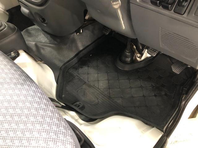 ハイゼットトラックエアコン・パワステ　スペシャル　４ＷＤ／マニュアル一年保証・走行距離無制限　走行距離３６２７９キロ　助手席エアバック　純正カーペットマット　マニュアル　ＡＭＦＭラジオ　エアコン（埼玉県）の中古車