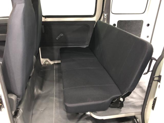 ハイゼットカーゴデラックスリミテッド　雹害／走行距離３０８７７キロ／ラジオ１年保証距離無制限　走行距離３０８７７キロ　雹害　ＦＭＡＭラジオ　純正フロアマット　バイザー　助手席エアバッグ　マニュアルエアコン（埼玉県）の中古車