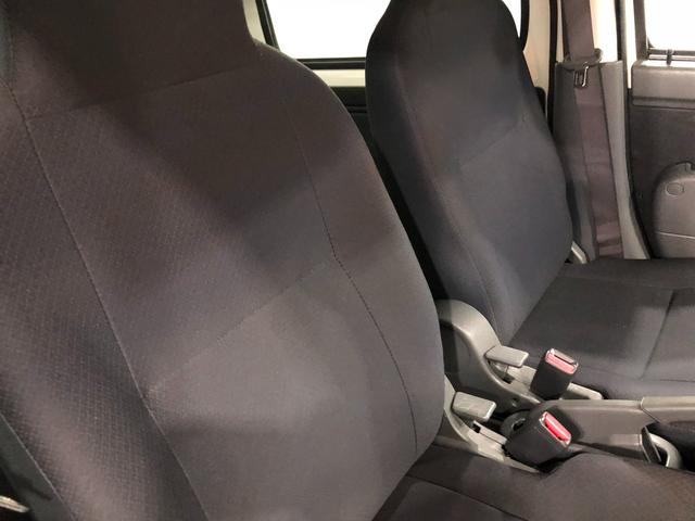 ハイゼットカーゴデラックスリミテッド　雹害／走行距離３０８７７キロ／ラジオ１年保証距離無制限　走行距離３０８７７キロ　雹害　ＦＭＡＭラジオ　純正フロアマット　バイザー　助手席エアバッグ　マニュアルエアコン（埼玉県）の中古車
