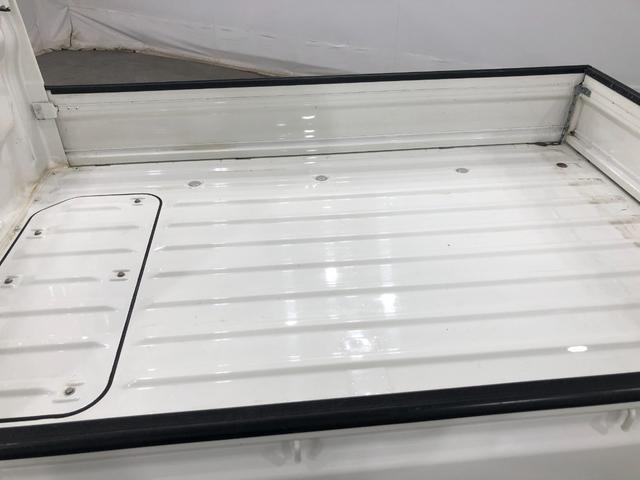 ハイゼットトラックスタンダード　４ＷＤ／ＡＴ一年保証・走行距離無制限　走行距離１２５１１キロ　４ＷＤ　ＡＴ　ＡＭＦＭラジオ　エアコン　パワステ　ゴムマット　ハロゲンランプ（埼玉県）の中古車