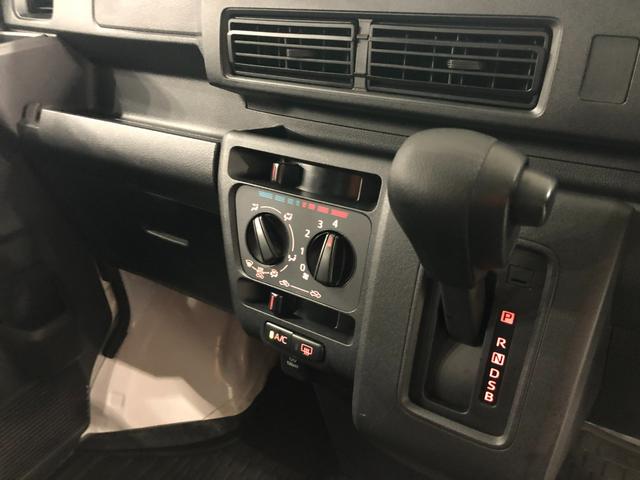 ハイゼットカーゴＤＸ　走行距離９９１７キロ／オートライト／純正フロアマット１年保証距離無制限　走行距離９９１７キロ　純正フロアマット　助手席エアバッグ　クリアランスソナー　オートライト　アイドリングストップ　キーレスエントリー　両側スライドドア　マニュアルエアコン（埼玉県）の中古車