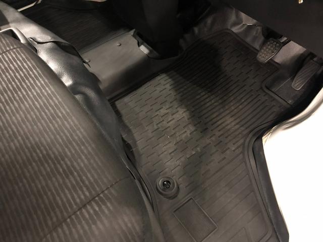 ハイゼットカーゴＤＸ　走行距離９９１７キロ／オートライト／純正フロアマット１年保証距離無制限　走行距離９９１７キロ　純正フロアマット　助手席エアバッグ　クリアランスソナー　オートライト　アイドリングストップ　キーレスエントリー　両側スライドドア　マニュアルエアコン（埼玉県）の中古車