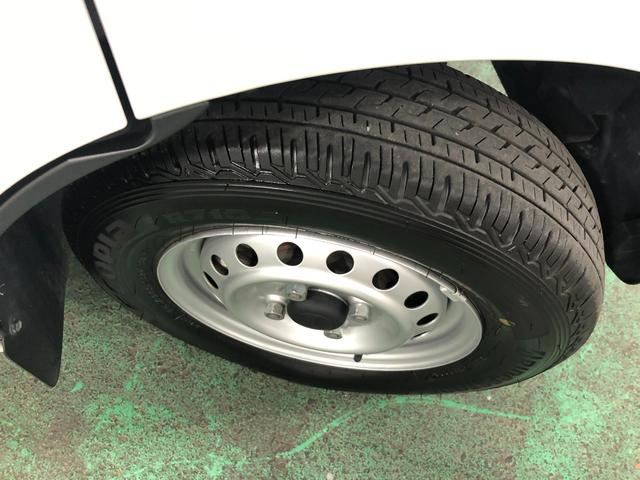 ハイゼットカーゴＤＸ　走行距離９９１７キロ／オートライト／純正フロアマット１年保証距離無制限　走行距離９９１７キロ　純正フロアマット　助手席エアバッグ　クリアランスソナー　オートライト　アイドリングストップ　キーレスエントリー　両側スライドドア　マニュアルエアコン（埼玉県）の中古車